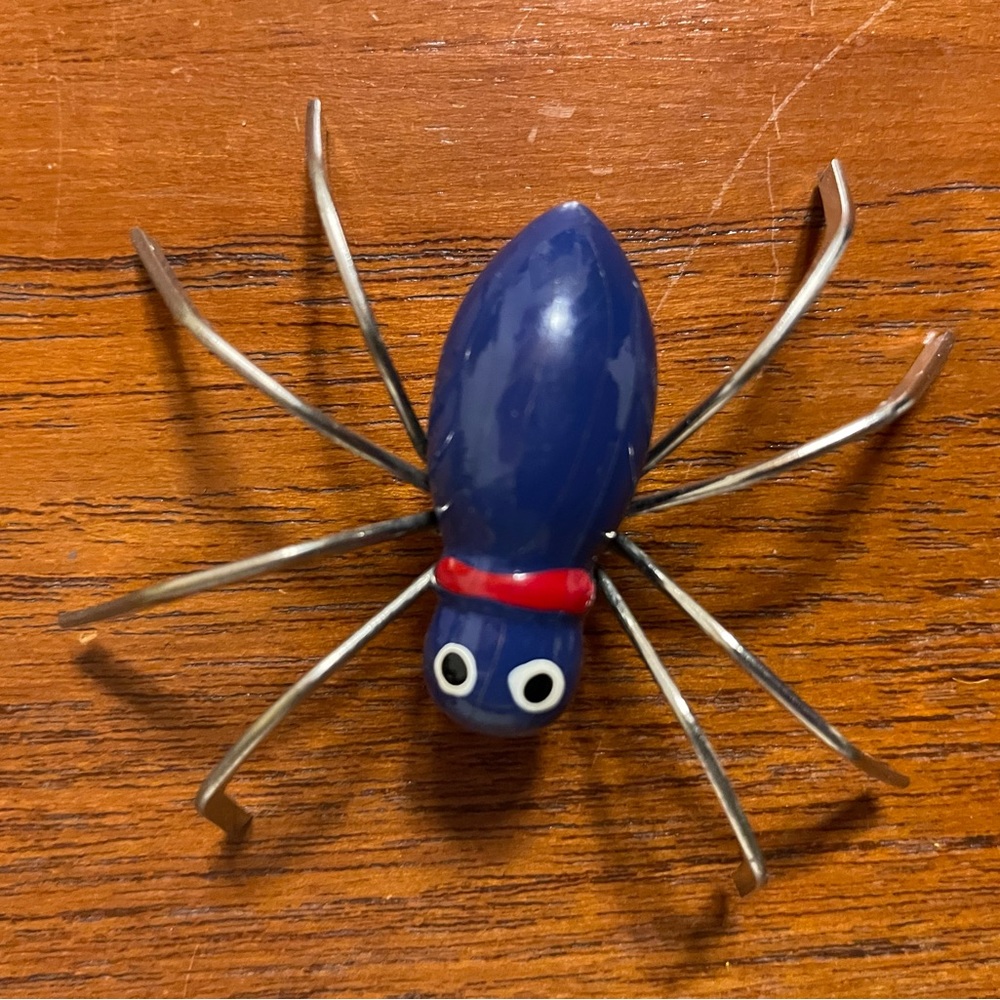 Vintage Spider Brooch - Picture 4 of 4